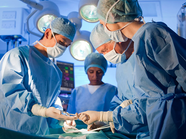 Kanser Cerrahisi ile Sezaryeni Birleştiren Öncü Operasyon 